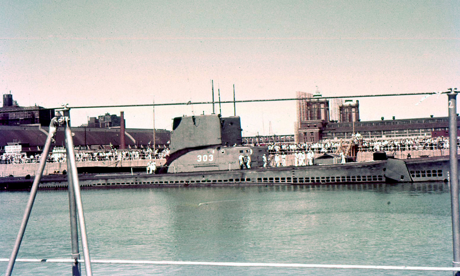 Departing Chicago to escort Queens Yacket - USS Sablefish (SS/AGSS-303) in foreground