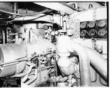 USS Haynsworth - Engine Room
